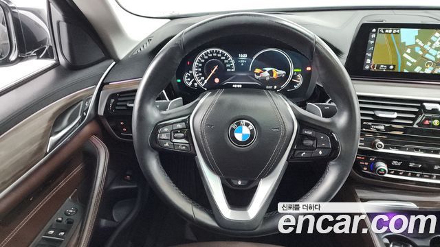 BMW 5-Series 530i xDrive Luxury Plus