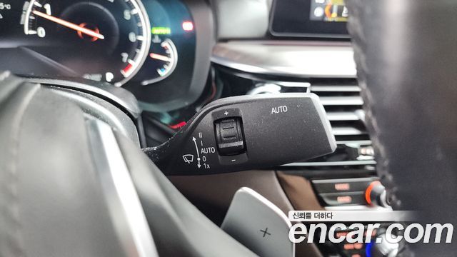 BMW 5-Series 530i xDrive Luxury Plus
