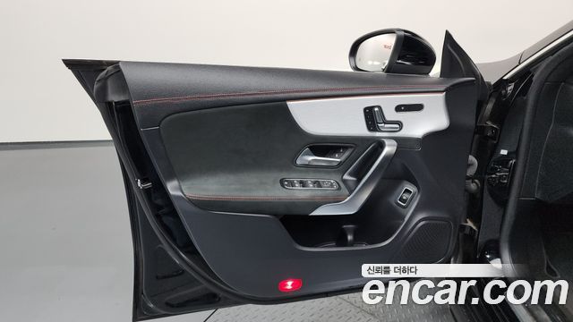 Mercedes-Benz CLA-Class CLA250 4MATIC