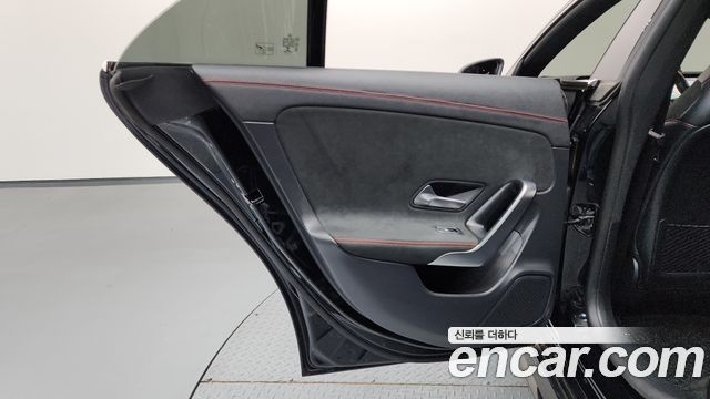 Mercedes-Benz CLA-Class CLA250 4MATIC
