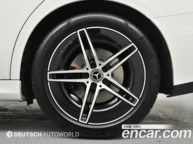 Mercedes-Benz E-Class E300 4MATIC AMG Line