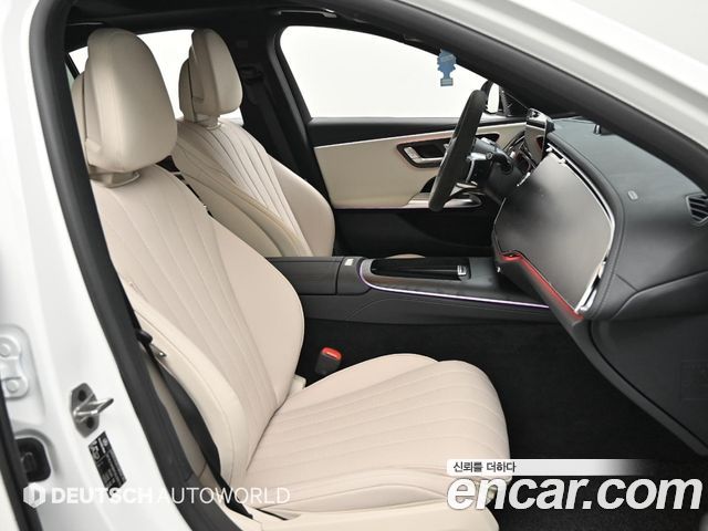 Mercedes-Benz E-Class E300 4MATIC AMG Line