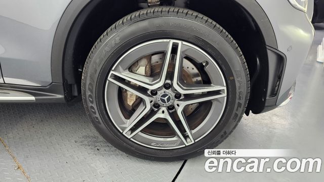 Mercedes-Benz GLC-Class GLC300e 4MATIC Coupe