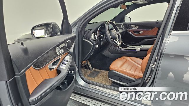 Mercedes-Benz GLC-Class GLC300e 4MATIC Coupe