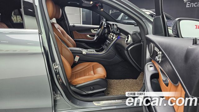Mercedes-Benz GLC-Class GLC300e 4MATIC Coupe