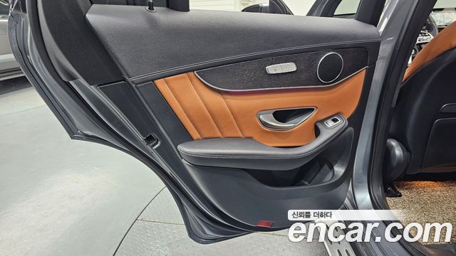 Mercedes-Benz GLC-Class GLC300e 4MATIC Coupe