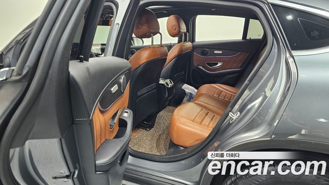 Mercedes-Benz GLC-Class GLC300e 4MATIC Coupe
