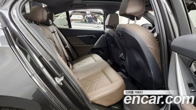 BMW 5-Series 520i