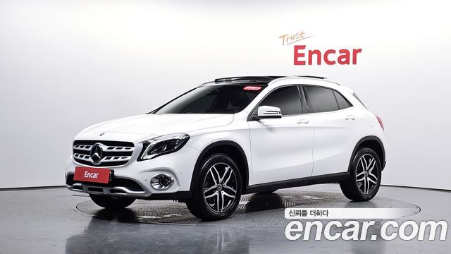 Mercedes-Benz GLA-Class GLA220
