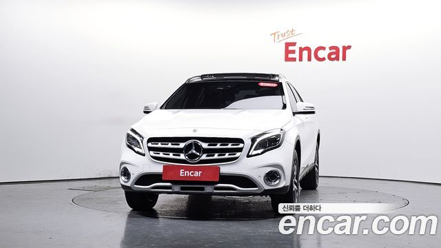 Mercedes-Benz GLA-Class GLA220