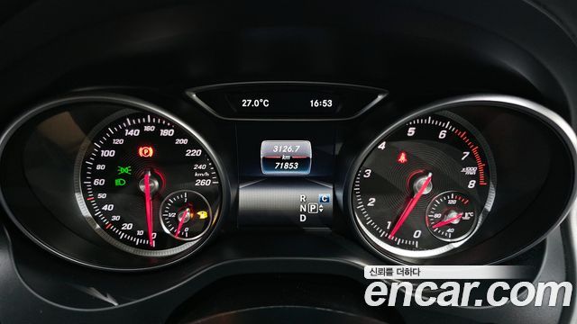Mercedes-Benz GLA-Class GLA220