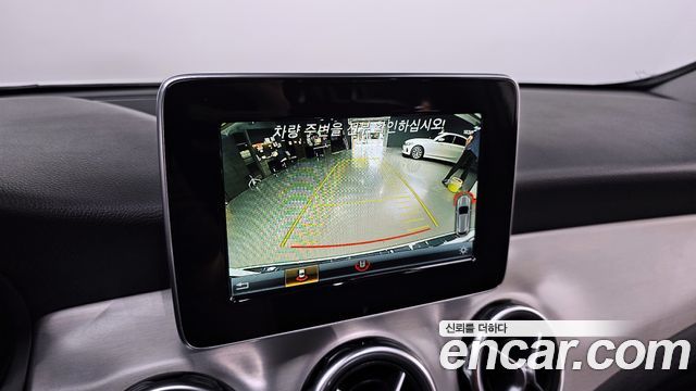 Mercedes-Benz GLA-Class GLA220