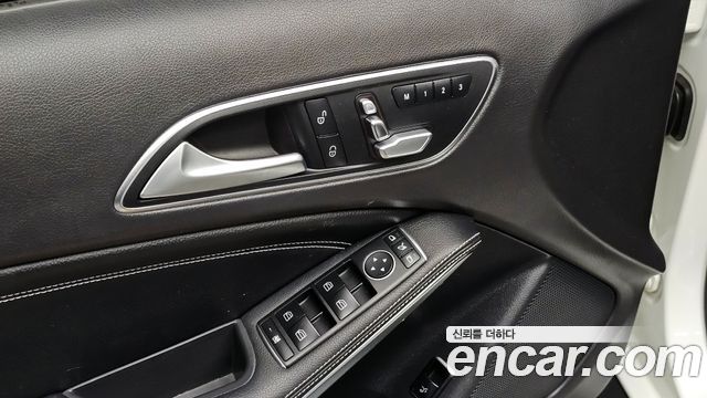 Mercedes-Benz GLA-Class GLA220
