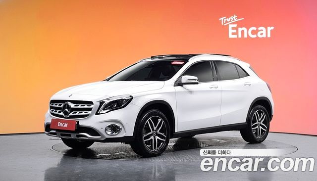 Mercedes-Benz GLA-Class GLA220