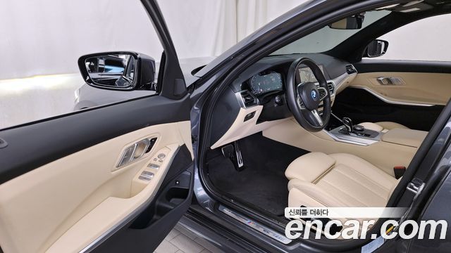 BMW 3-Series 320e M Sports