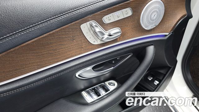 Mercedes-Benz E-Class E300e Exclusive