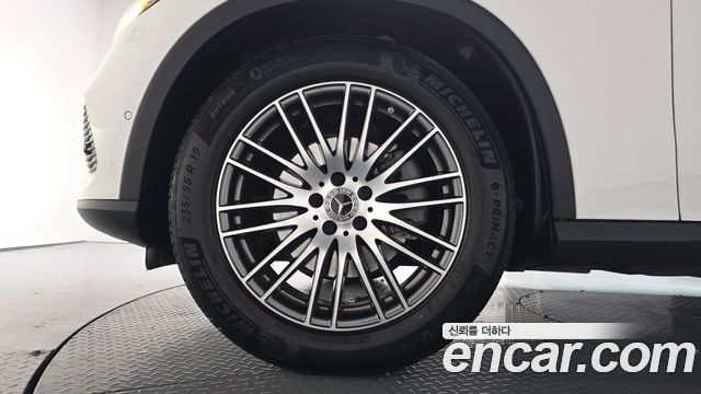 Mercedes-Benz GLC-Class GLC300 4MATIC Avnatgarde Coupe
