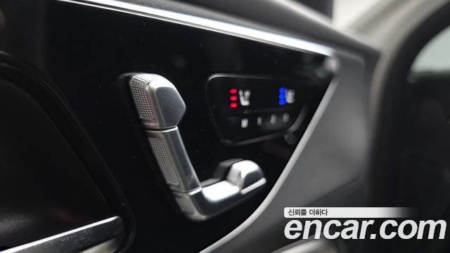 Mercedes-Benz GLC-Class GLC300 4MATIC Avnatgarde Coupe