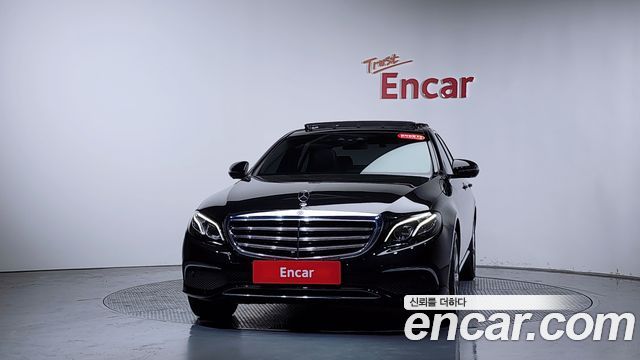 Mercedes-Benz E-Class E300 4MATIC Exclusive