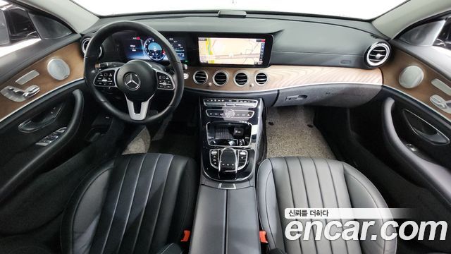Mercedes-Benz E-Class E300 4MATIC Exclusive