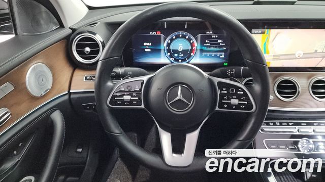 Mercedes-Benz E-Class E300 4MATIC Exclusive