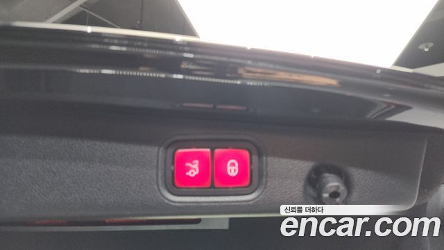 Mercedes-Benz E-Class E300 4MATIC Exclusive