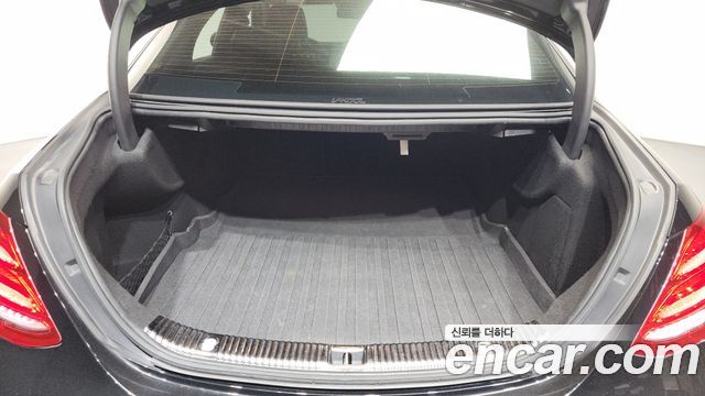 Mercedes-Benz E-Class E300 4MATIC Exclusive
