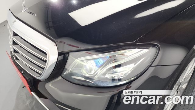 Mercedes-Benz E-Class E300 4MATIC Exclusive