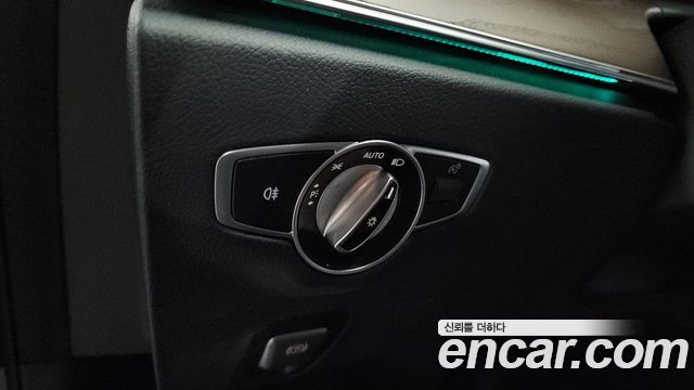 Mercedes-Benz E-Class E300 4MATIC Exclusive