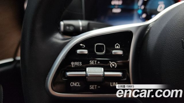 Mercedes-Benz E-Class E300 4MATIC Exclusive