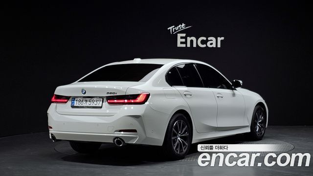 BMW 3-Series 320i