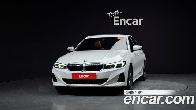 BMW 3-Series 320i