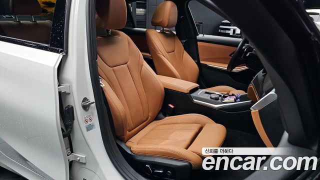 BMW 3-Series 320i