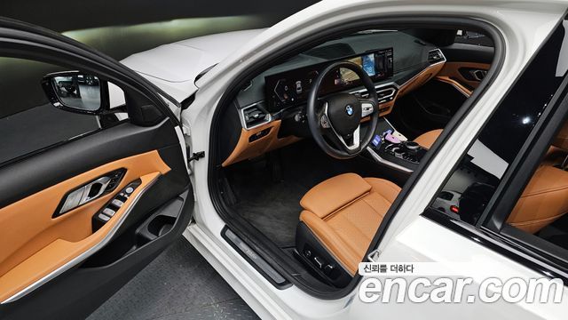 BMW 3-Series 320i