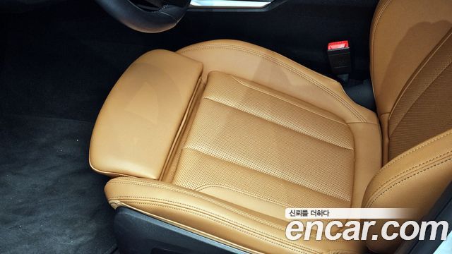 BMW 3-Series 320i