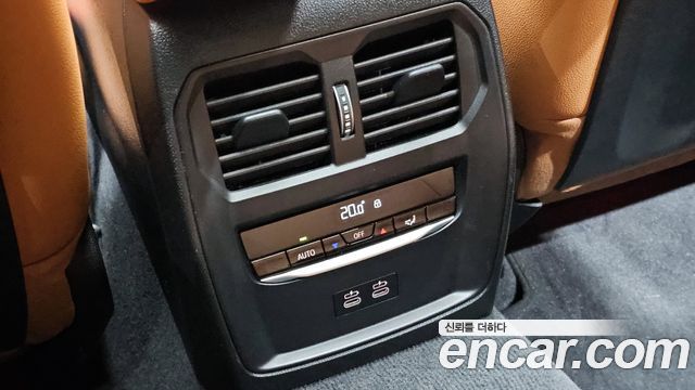 BMW 3-Series 320i