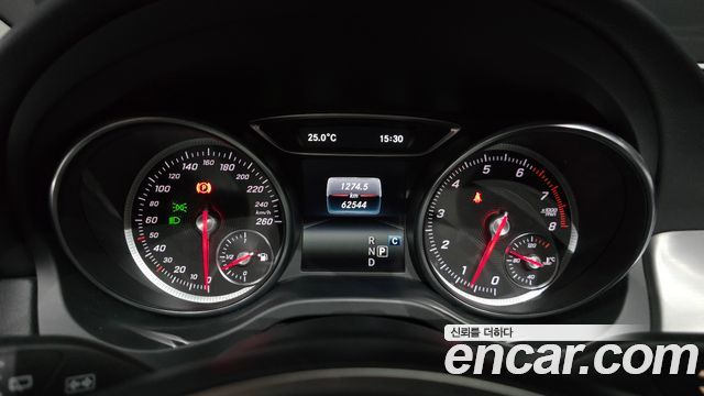 Mercedes-Benz GLA-Class GLA220 Premium