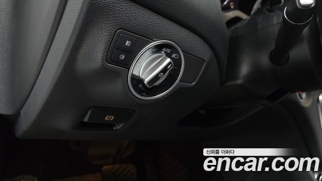 Mercedes-Benz GLA-Class GLA220 Premium