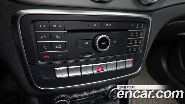 Mercedes-Benz GLA-Class GLA220 Premium