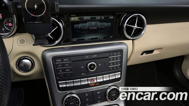 Mercedes-Benz SLC-Class SLC200