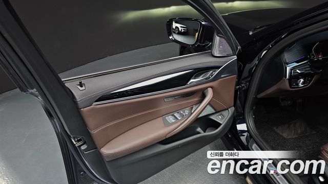 BMW 5-Series 530i M Sport Package