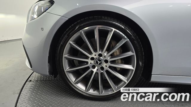 Mercedes-Benz E-Class E350 4MATIC AMG Line