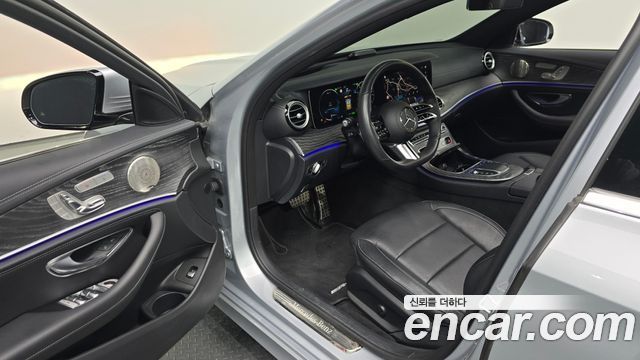 Mercedes-Benz E-Class E350 4MATIC AMG Line