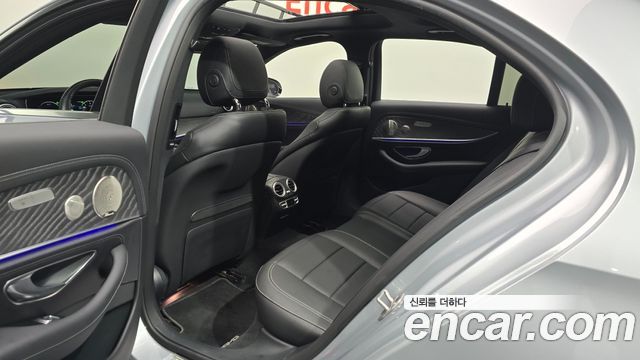 Mercedes-Benz E-Class E350 4MATIC AMG Line