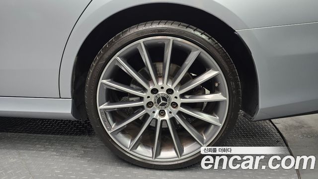 Mercedes-Benz E-Class E350 4MATIC AMG Line