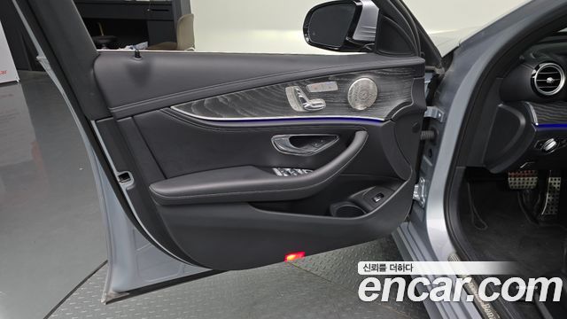 Mercedes-Benz E-Class E350 4MATIC AMG Line