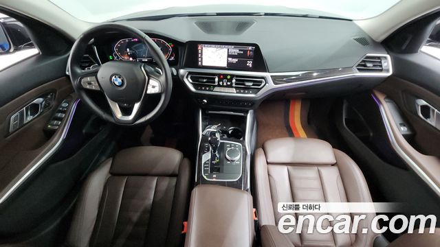 BMW 3-Series 320i Touring Luxury