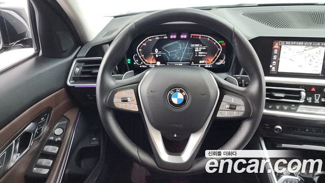 BMW 3-Series 320i Touring Luxury