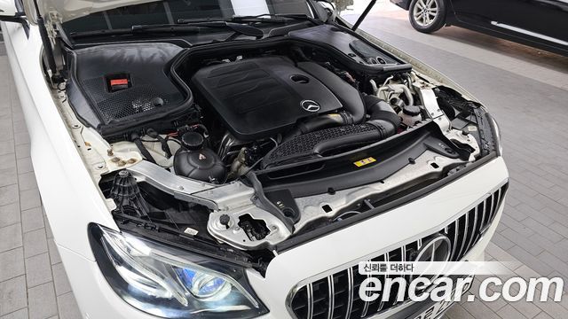 Mercedes-Benz E-Class E350 4MATIC AMG Line