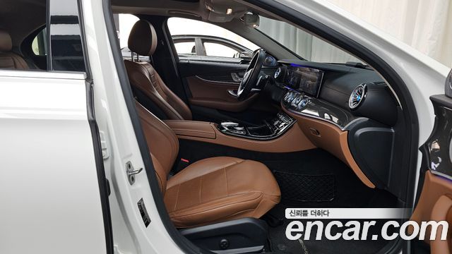 Mercedes-Benz E-Class E350 4MATIC AMG Line